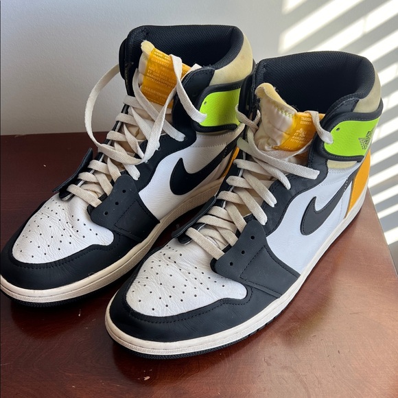 Jordan 1 Retro High in White, Black, Volt and University Gold - Picture 1 of 7